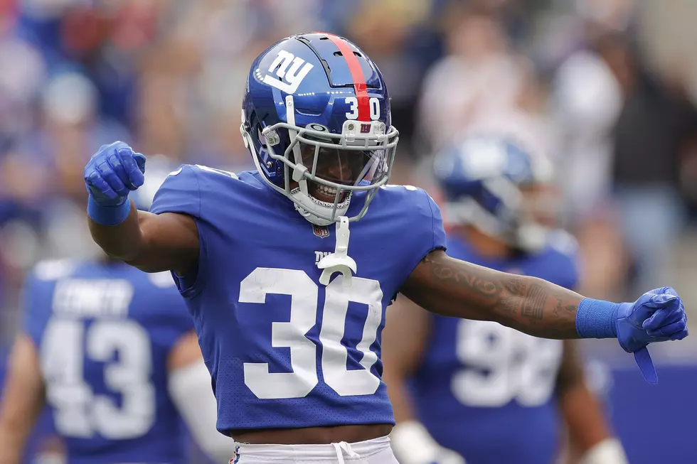 What’s Really Going on Here? Giants CB Being Tended to by Trainer Goes Viral
